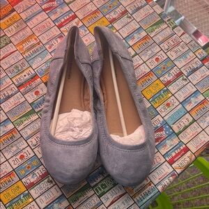 Amazon Essentials Women’s Blue Suede Ballet Flats – Size 9W